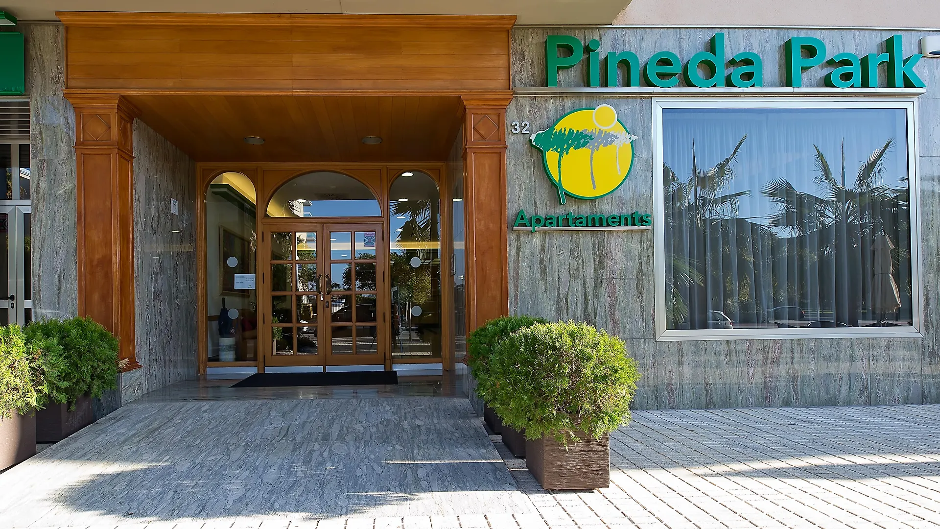 Pineda Park Aparthotel La Pineda